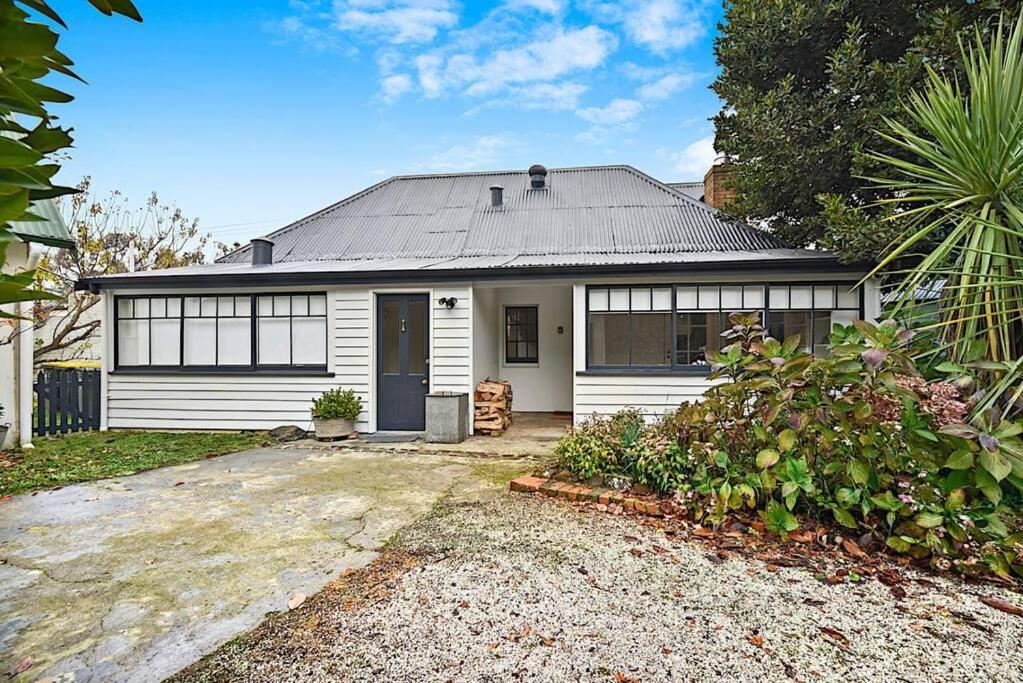 Blackwood Tree Cottage - Heritage Listed Property - Evandale! Exterior foto
