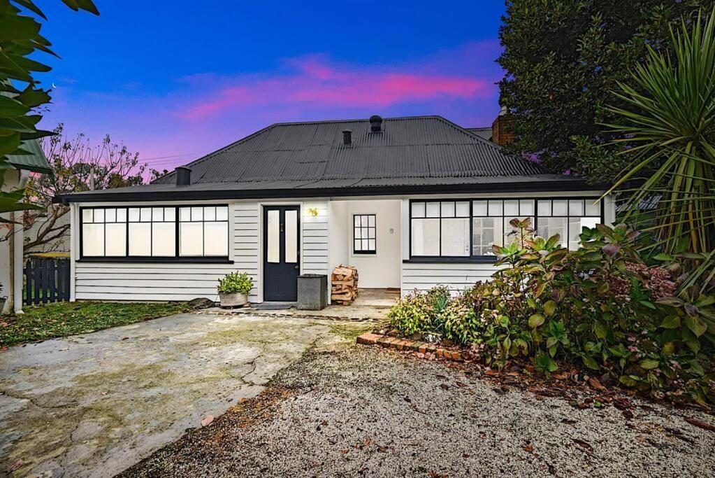 Blackwood Tree Cottage - Heritage Listed Property - Evandale! Exterior foto