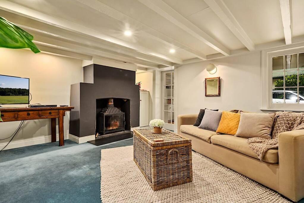 Blackwood Tree Cottage - Heritage Listed Property - Evandale! Exterior foto